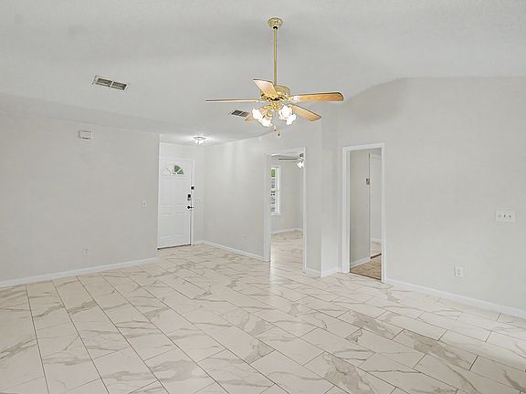 4th image of 340 McCumber Dr