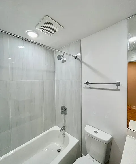 2158 W 18th St #1 — Photo 5