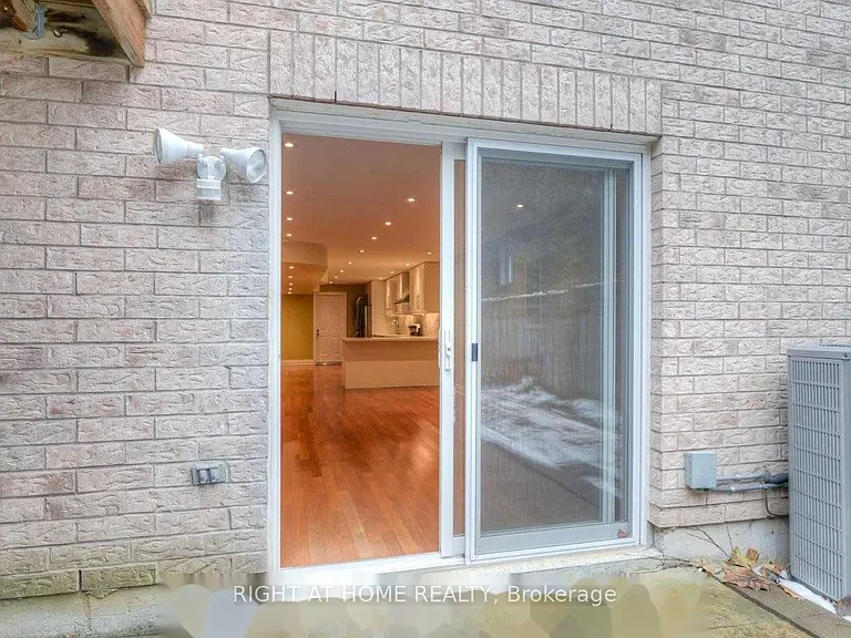 142 Ner Israel Dr #LOWER — Photo 18