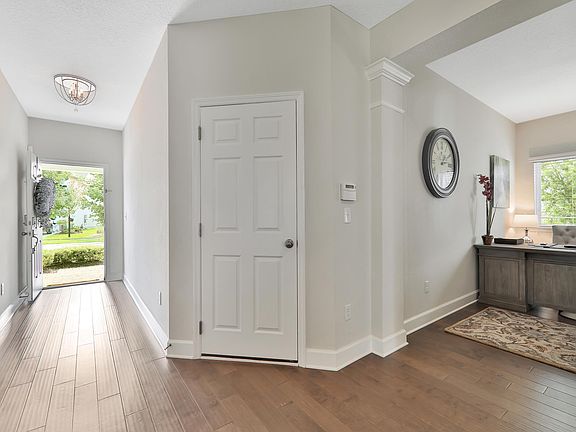 4th image of 264 Park Lake Dr