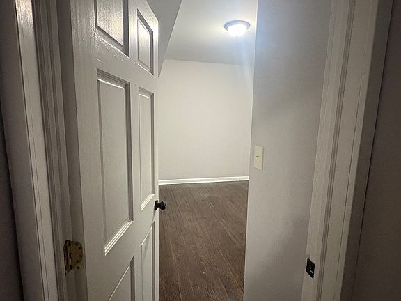 3rd image of 1650 N Mayfield Ave #1