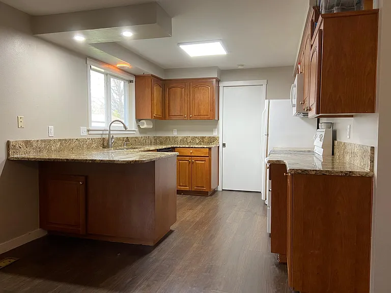 5835 SW 205th Ave — Photo 6