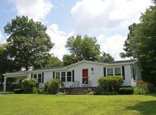 157 Sunrise Ln, Gardner, MA 01440