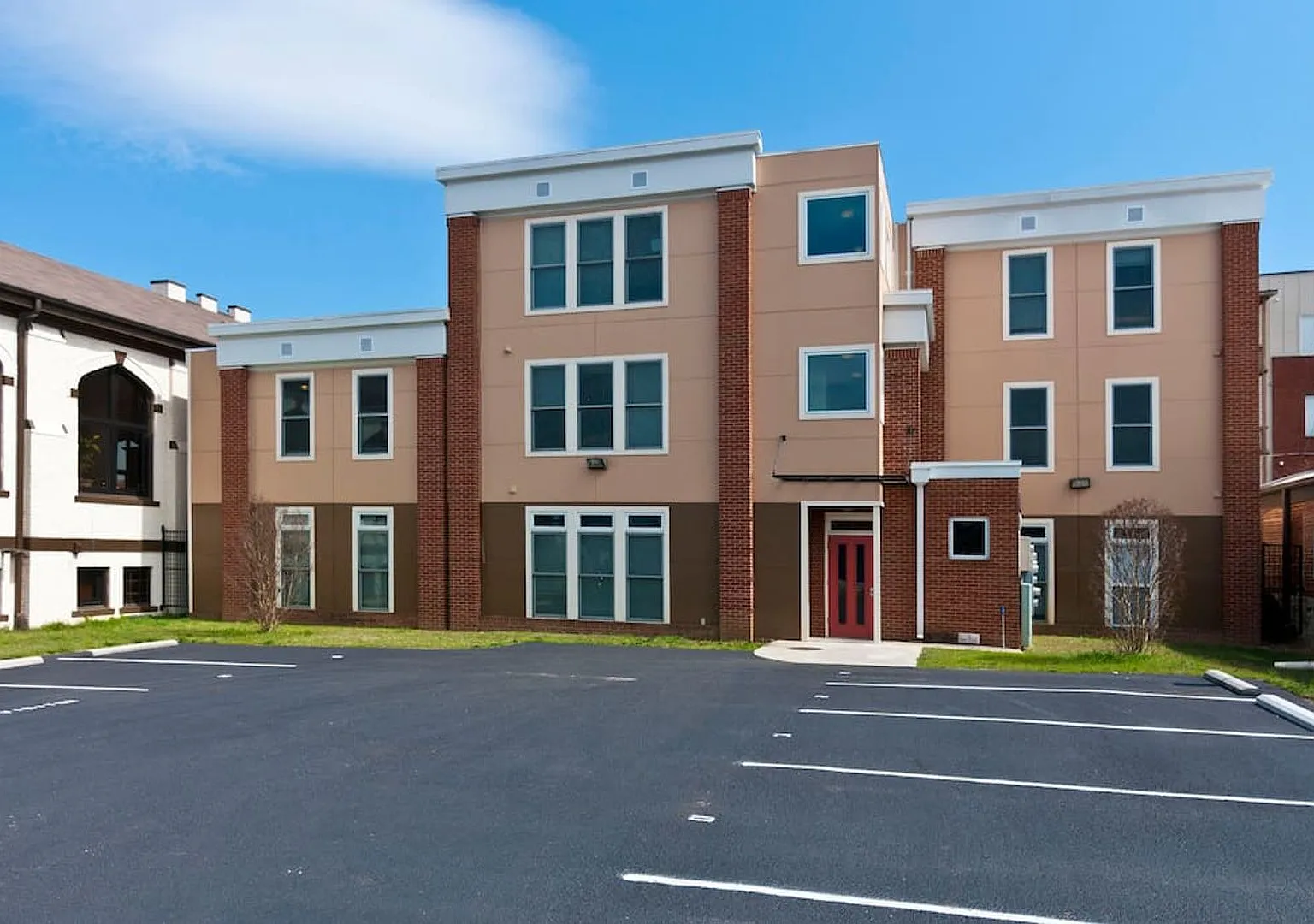 Williams Street Apartments — Photo 3