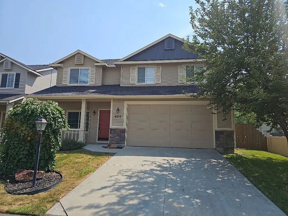6214 N Silver Elm Way