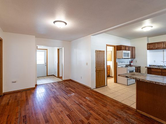 3rd image of 803 W 5th St