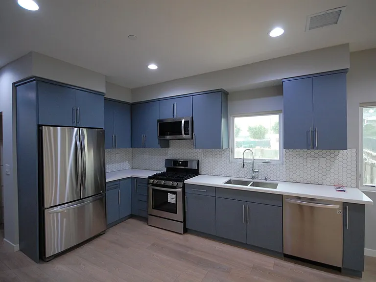 648 N Serrano Ave #1/2 — Photo 1
