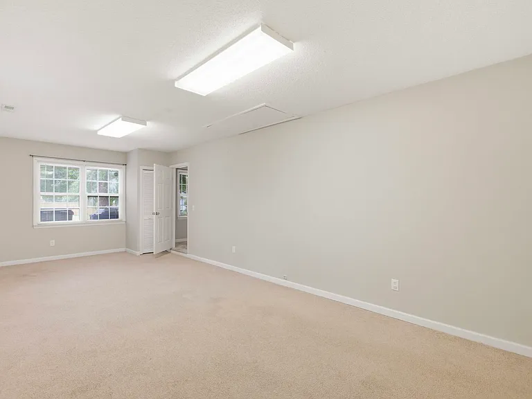 1860 Piper Dr — Photo 21