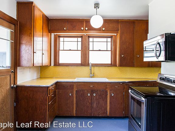 5th image of 3016 S Bradford St