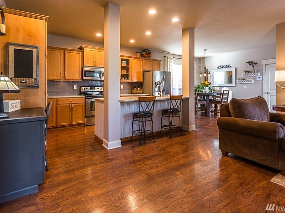 4th image of 15209 Daffodil Street Ct E