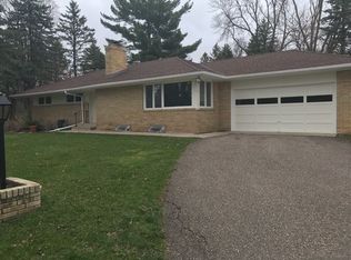 1312 Dodd Rd, Mendota Heights, MN 55118