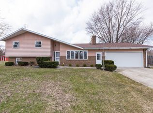 5516 Sioux Ct, Stevensville, MI 49127