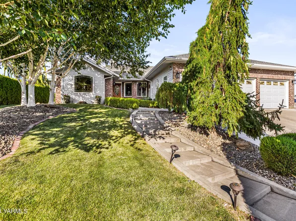 5059 Pear Butte Dr, Yakima, WA 98901