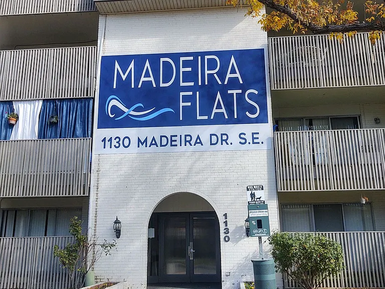 Madeira Flats- Utilities Included! — Photo 6