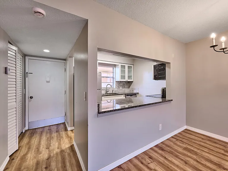 12021 W Greenway Dr — Photo 13