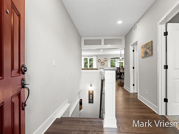3rd image of 17011 Pickett Ln