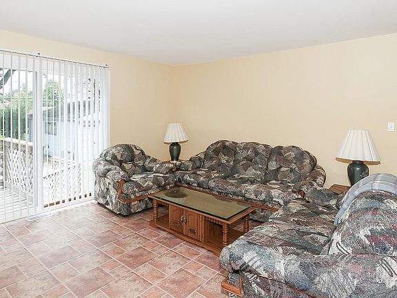 2nd image of 95 Windsor Ln