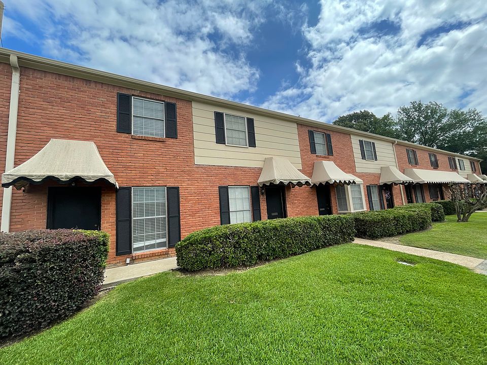 1st image of 114 E Amherst Dr APT A