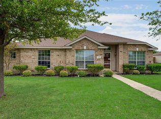 1106 Windsor Ln, Forney, TX 75126