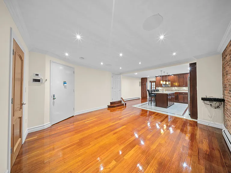 419 Hancock St #1 — Photo 5