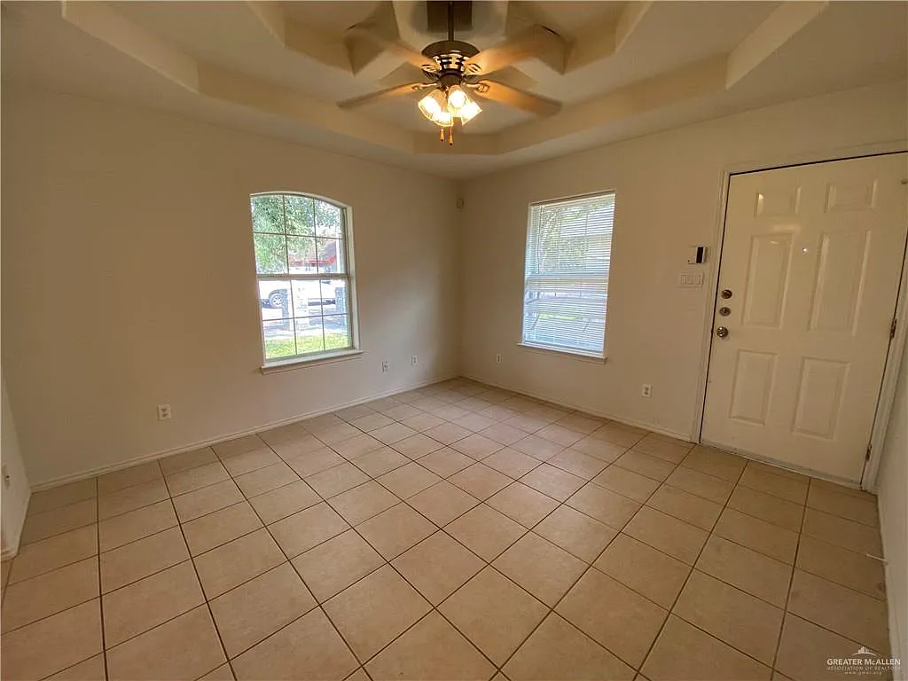 2 bed, 2.0 bath, 945 sqft, $825 — Photo 3