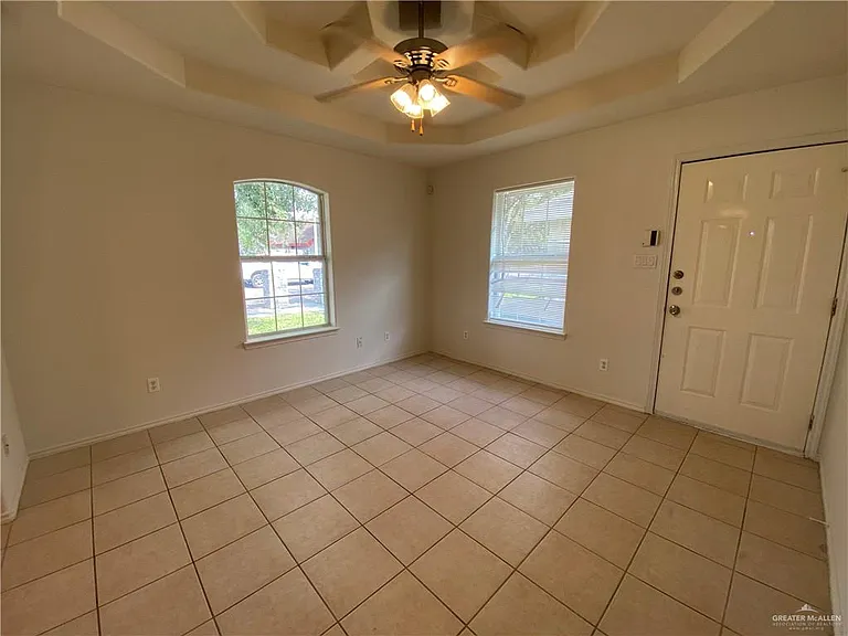 2220 W Candlelight Ln #1 — Photo 3