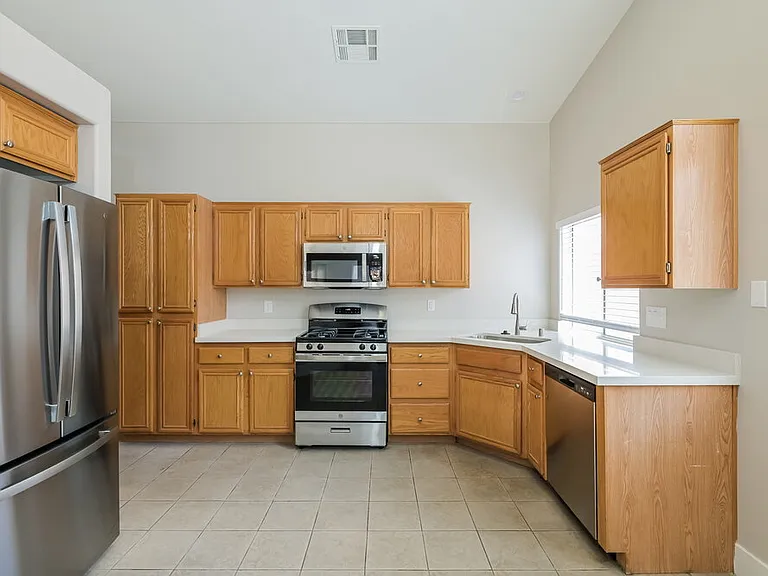 827 Golden Plata Ct — Photo 7