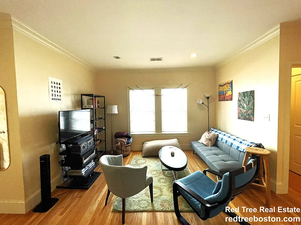 27 Lothrop St