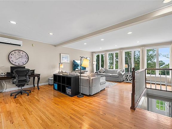 4th image of 64 Mitchell Rd