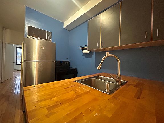 4th image of 311 Troutman St #1G