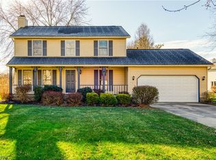 955 Fieldstone Dr, Kent, OH 44240