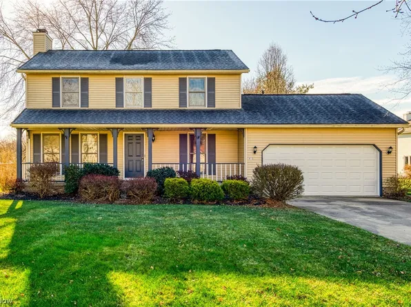 955 Fieldstone Dr, Kent, OH 44240