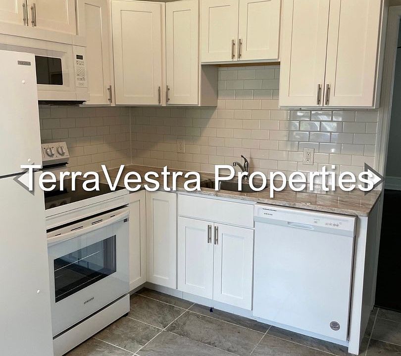 1st image of 297 N Laurel St APT 3