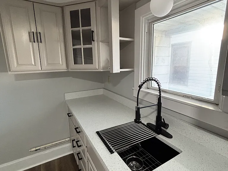 19 W High St #2 — Photo 2