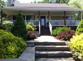 303 Byron Rd, Pittsburgh, PA 15237