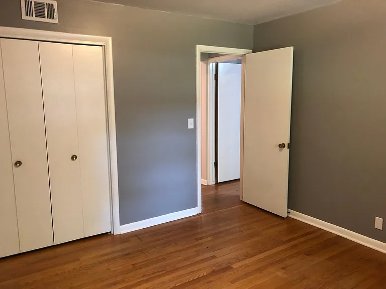1308 Sycamore St — Photo 15
