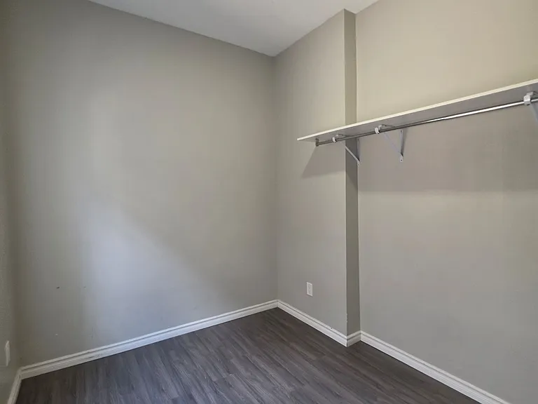 70 Victoria Ave S #3 — Photo 6
