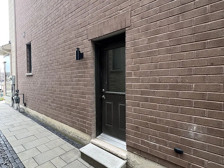 133 Jinnah Ave #BASEMENT — Photo 12