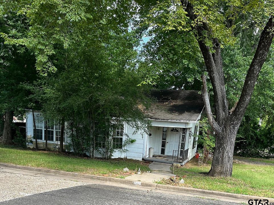 1st image of 402 Wigley St
