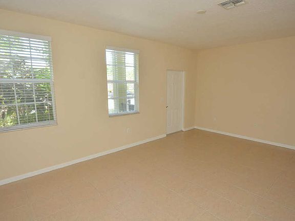 3rd image of 1957 SE Interlachen Dr