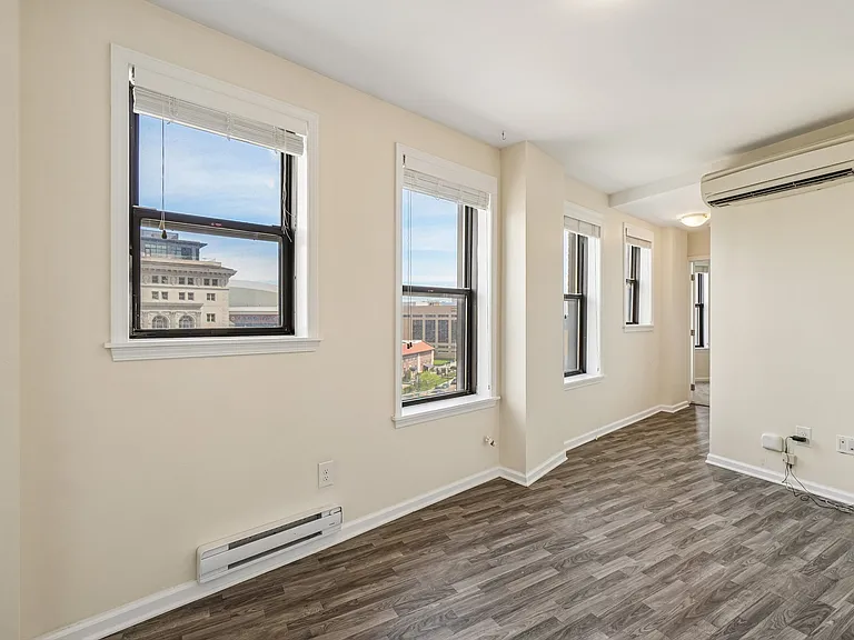 The Ashley Apartments — Photo 44
