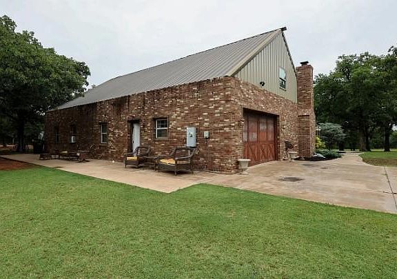 3rd image of 27059 Whispering Oaks Dr