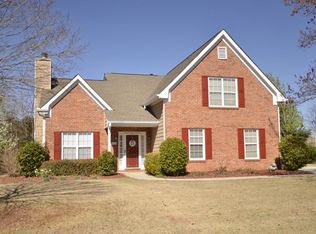 1385 Rose Pointe Dr, Loganville, GA 30052