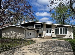 2120 Walnut Ave, Hanover Park, IL 60133