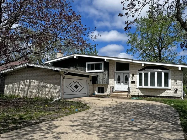 2120 Walnut Ave, Hanover Park, IL 60133