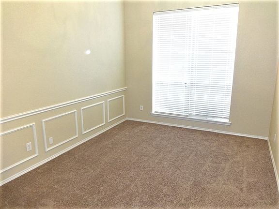 2nd image of 124 Dublin Cir