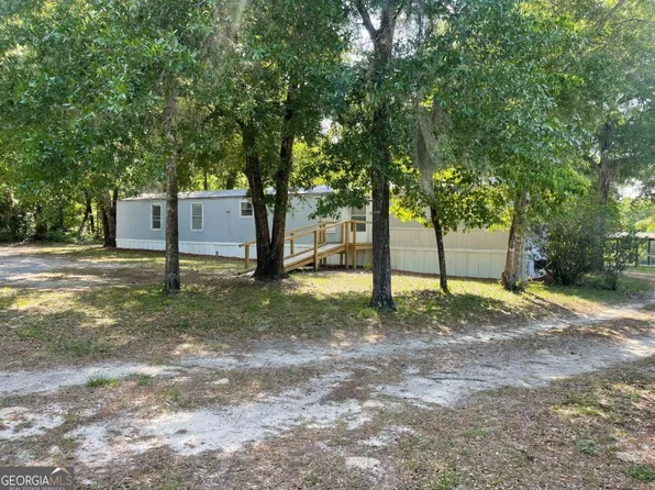 1711 Killingsworth Rd, Jesup, GA 31545
