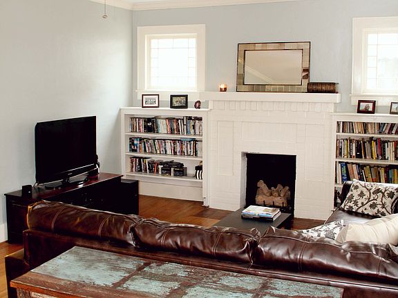 Lvng rm w gas firepl
