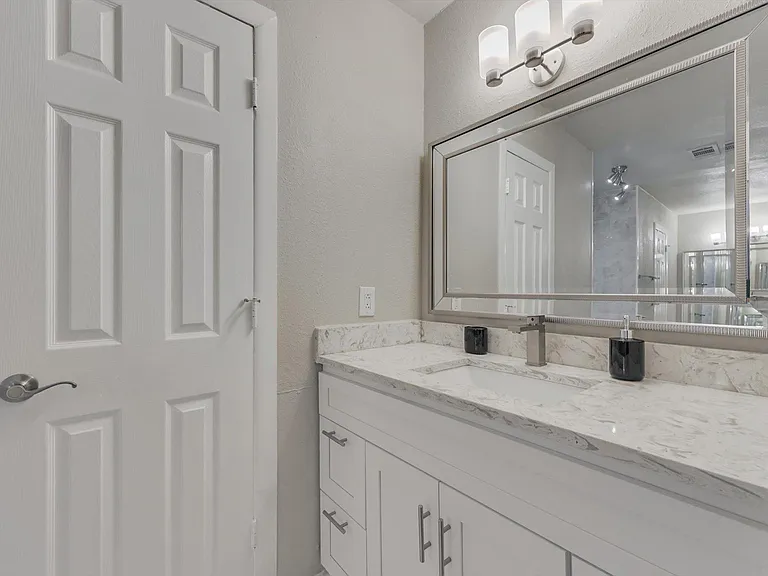 2116 Newcastle Cir — Photo 19