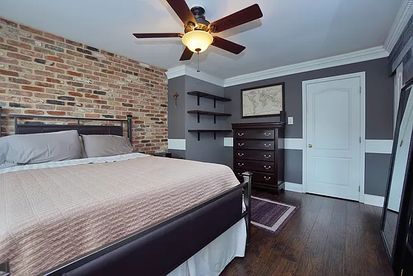 Sold by REMAX Elite | media 17